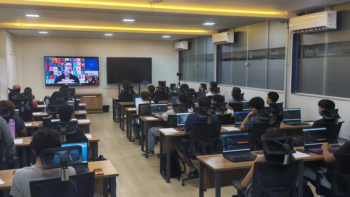 WebAcademy inicia Turma 10 com palestra sobre inteligência artificial